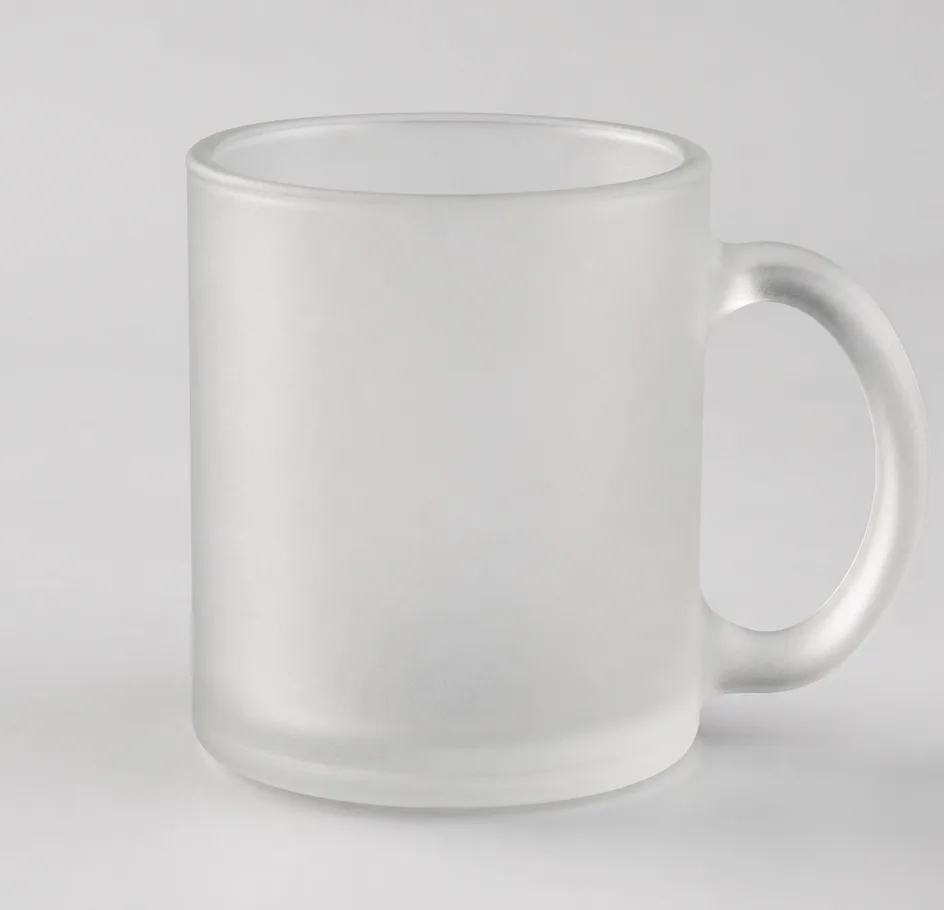 Satinierte Glastasse mit frostiger Oberfläche
